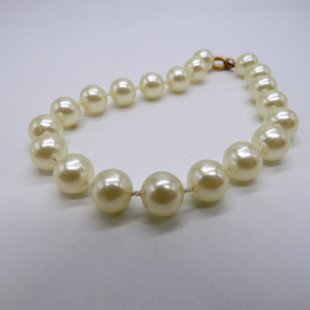 Vintage Faux Pearl Knotted Strand Bracelet Gold Tone Spring Ring Clasp Cream